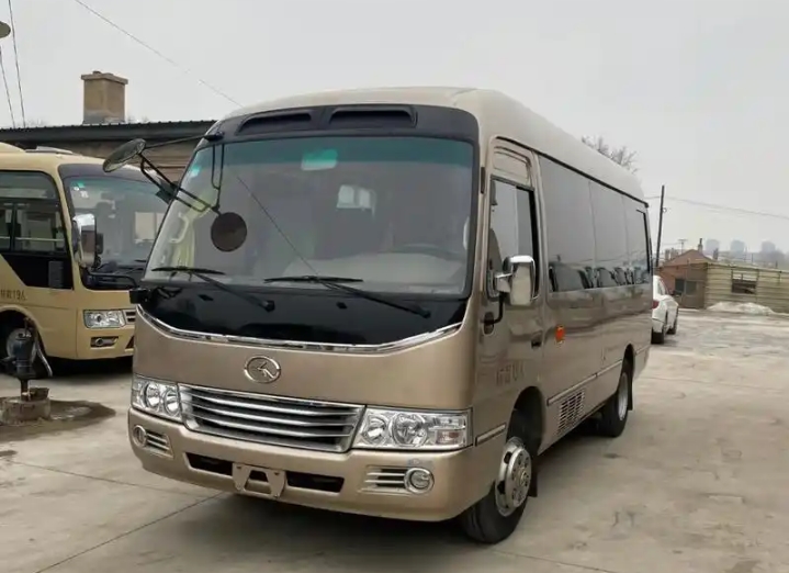 金龙考斯特经典款